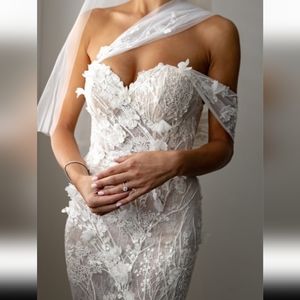 SOLD ~~~~~ Galia Lahav GALA 401 Wedding Dress